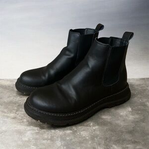 Chelsea Black Ankle Boots Lug Sole Faux Leather Pull On Women’s Size 9